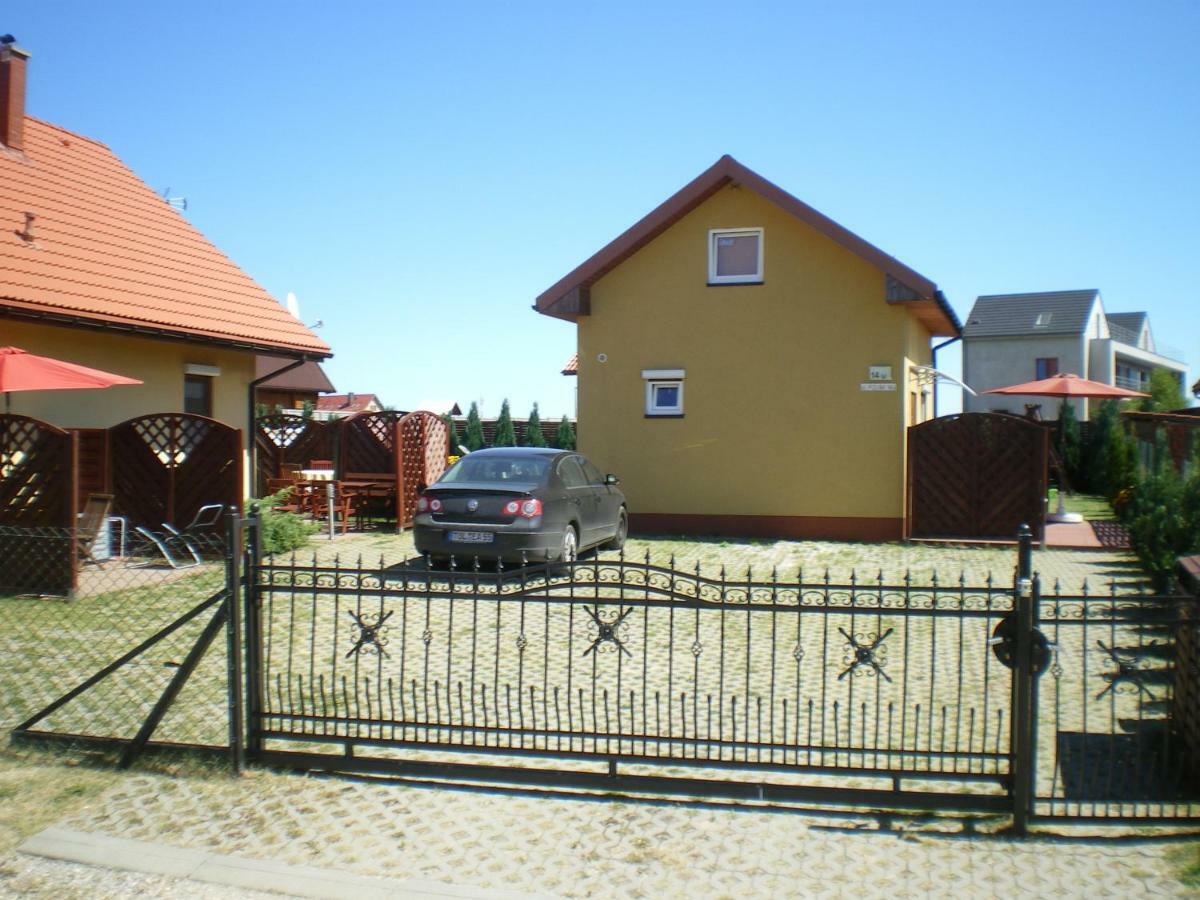 Ferienhäuser mit Pool Rewal Exterior foto